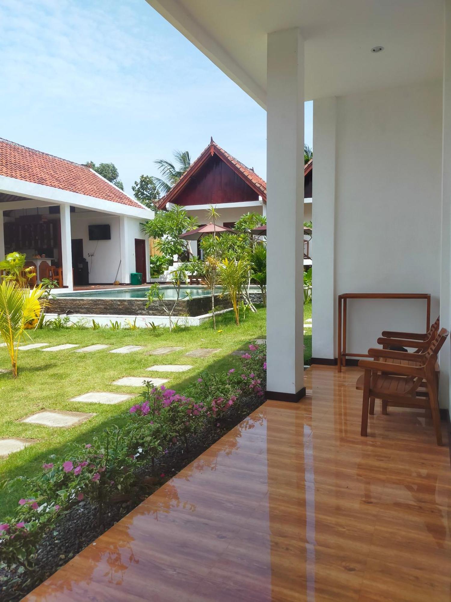 The Local Are Guling Villa Kuta  Rum bild